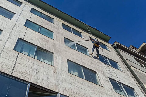 Mytí oken a fasády pro Divadlo Broadway – Reference