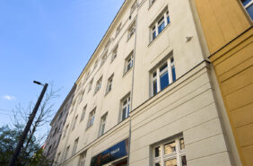 Nátěr a oprava fasády včetně klempířských prvků