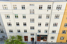 Nátěr a oprava fasády včetně klempířských prvků